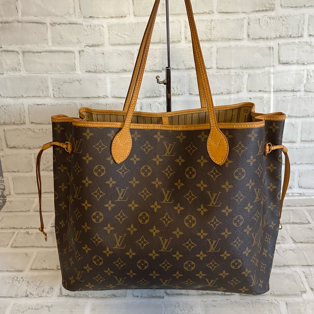 **SOLD**Louis Vuitton Neverfull GM Monogram Tote - Picture 12 of 16